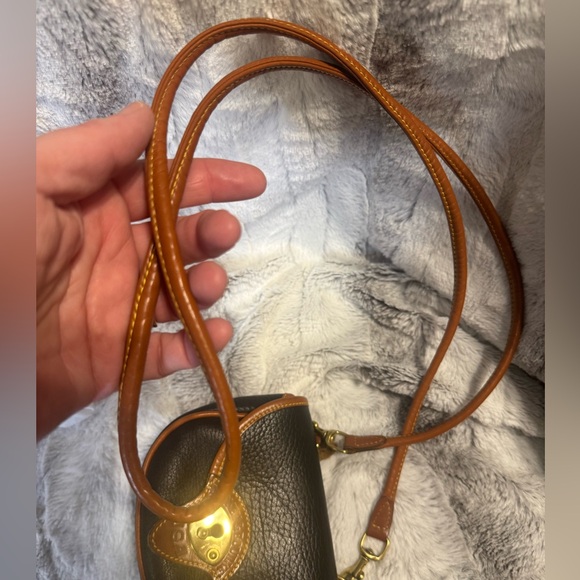 Dooney & Bourke - Calvary Body Bag/Belt Bag Navy Vintage - EUC R74 - Picture 15 of 15